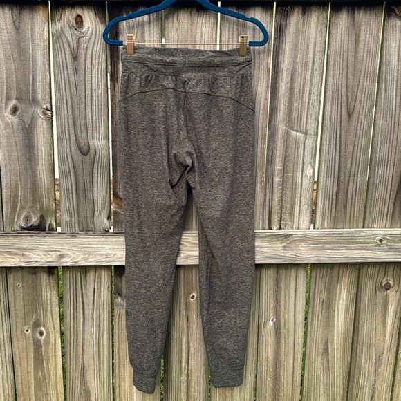 Lululemon Ready To Rulu Pant, size 4 - Picture 9 of 11